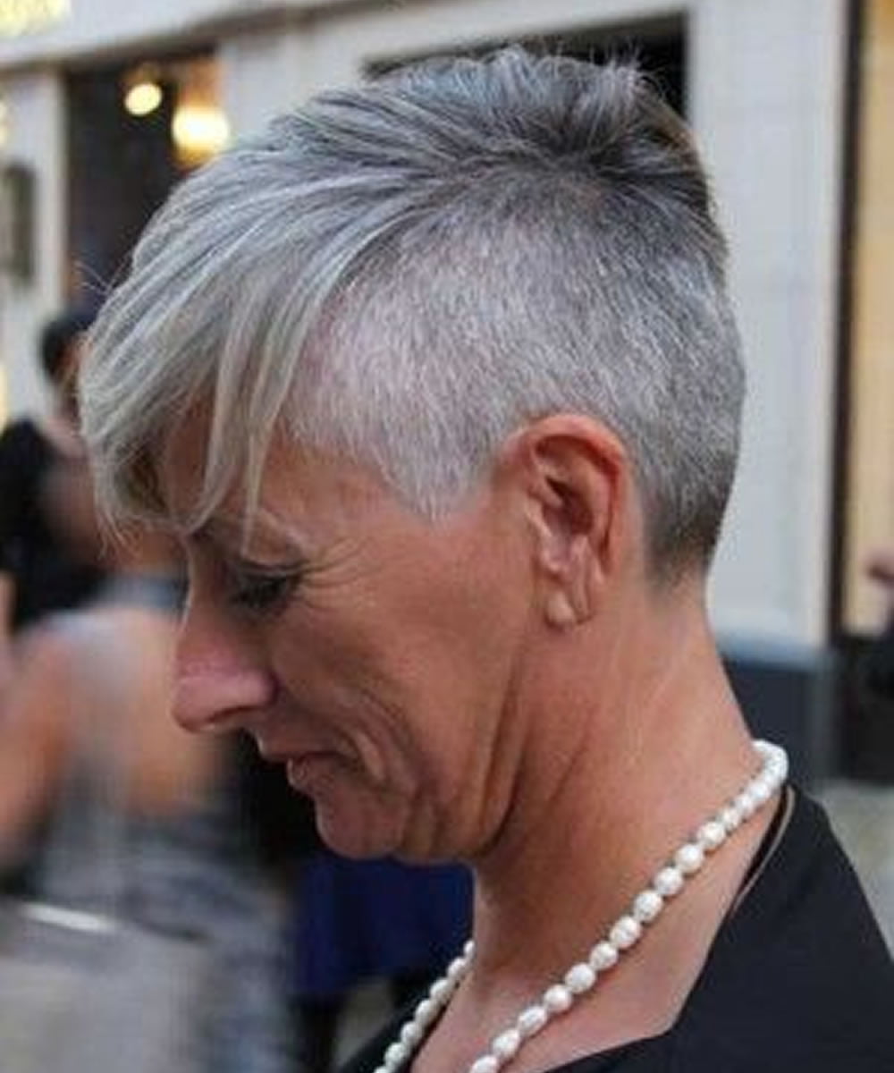 2018 2019 Grey Short Haircuts for Older Women Over 50