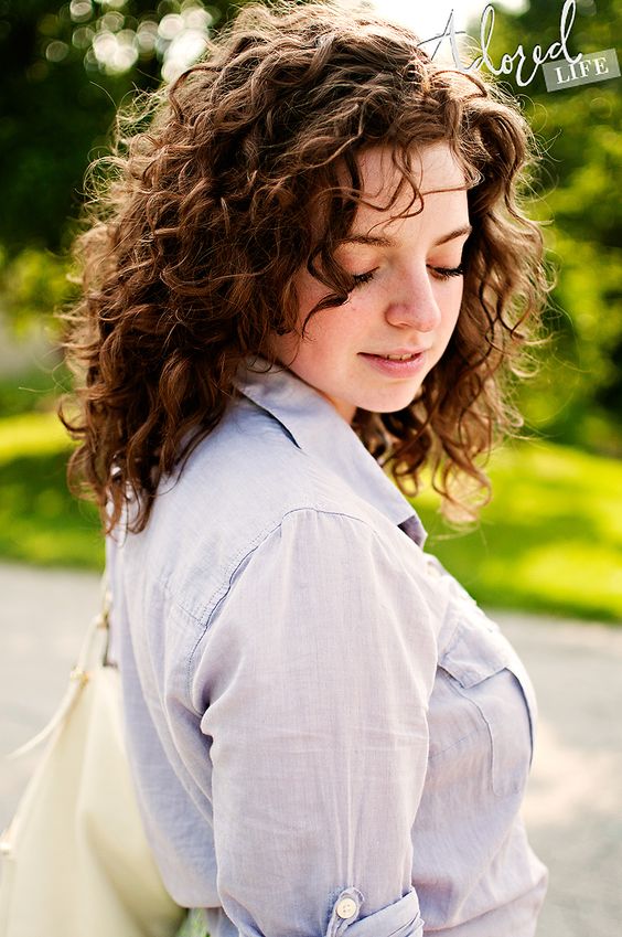 Medium curly hairstyles for women