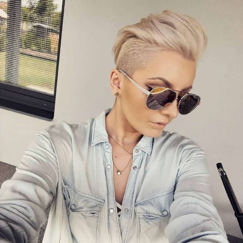 Short Gray Hairstyles with accessory 2017
