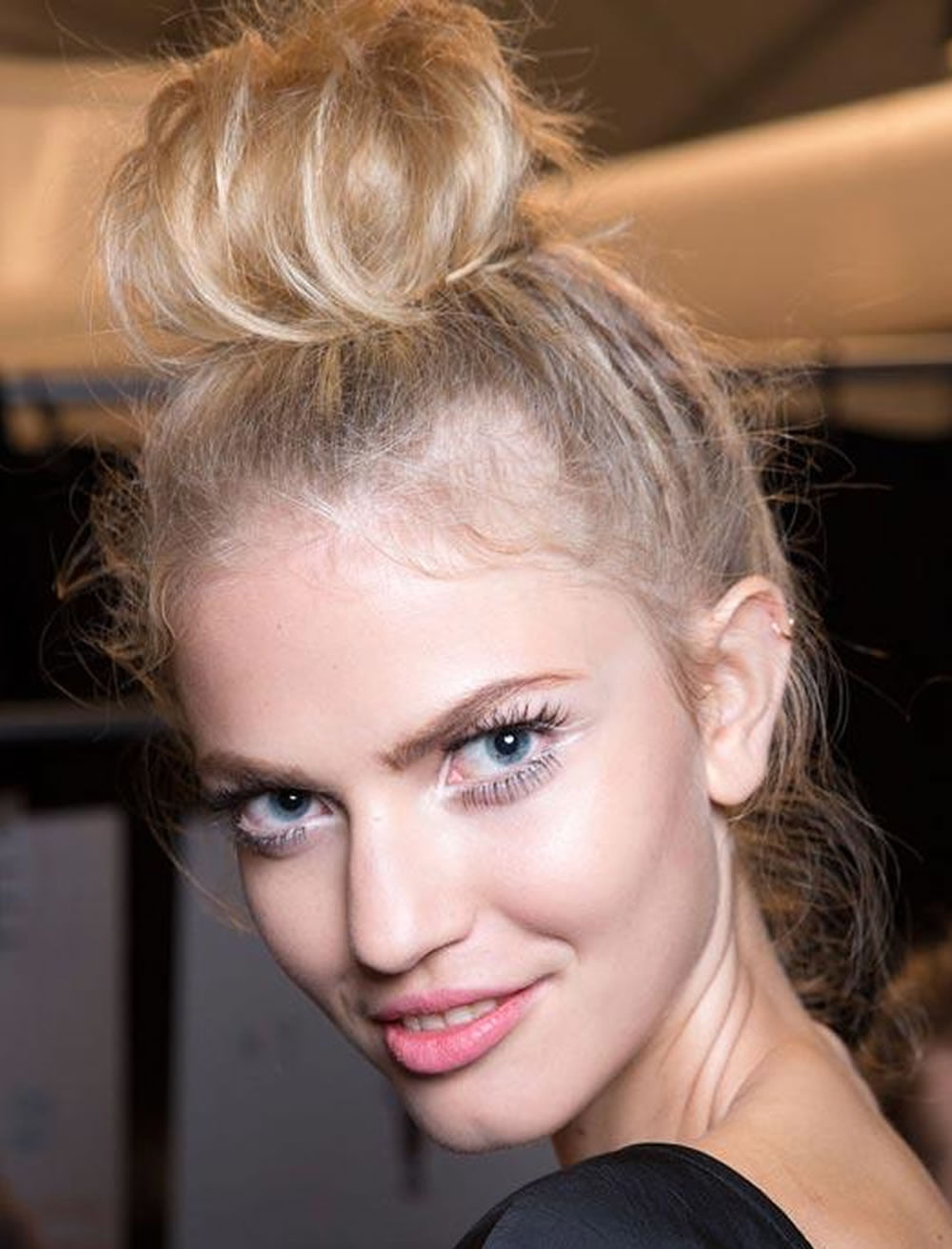2020 Updo Bun Hairstyles for Women – 20 Fantastic Bun Hair 