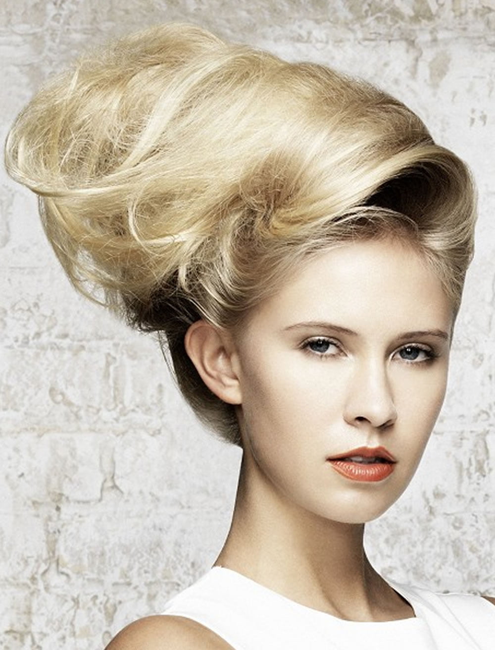 32 Perfect Updo Hairstyles For Prom 2020 2021 Round Square Oval  32 Perfect Updo Hairstyles For Prom 2020 2021 Round Square Oval