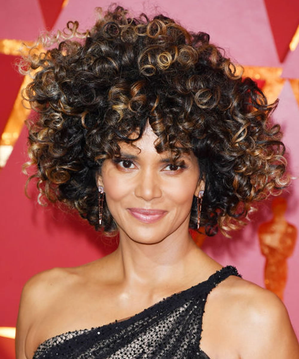 22 Glamorous Curly Hairstyles and Haircuts for Women ...