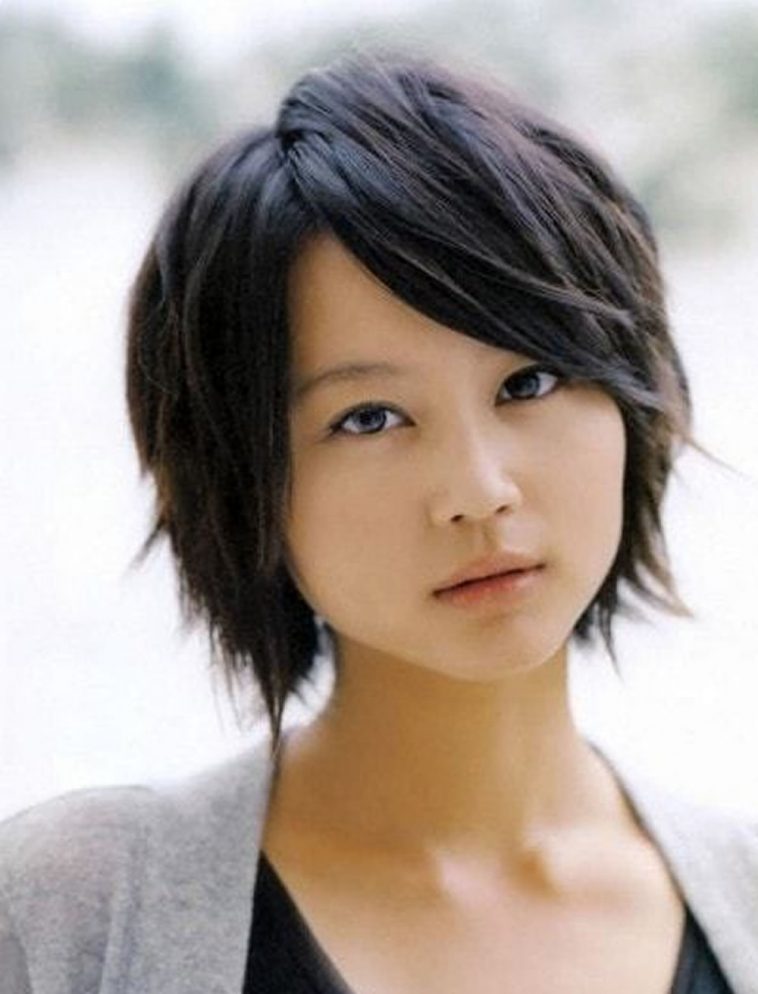 50 Glorious Short Hairstyles For Asian Women For Summer Days 2018 2019  50-glorious-short-hairstyles-for-asian-women-for-summer-days-2018-2019