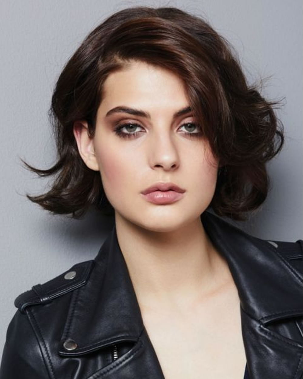 Short Hairstyles For Round Face