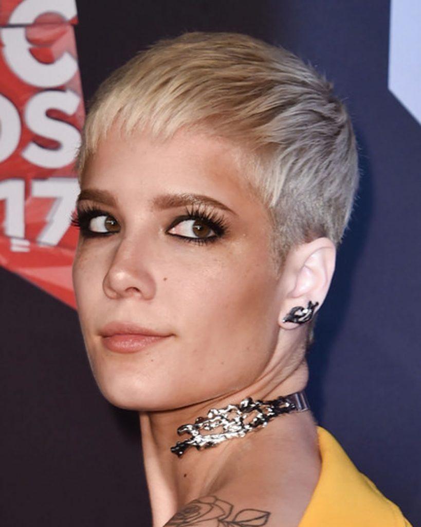 14 Short hairstyles for thin hair and round face 2019 for 2022