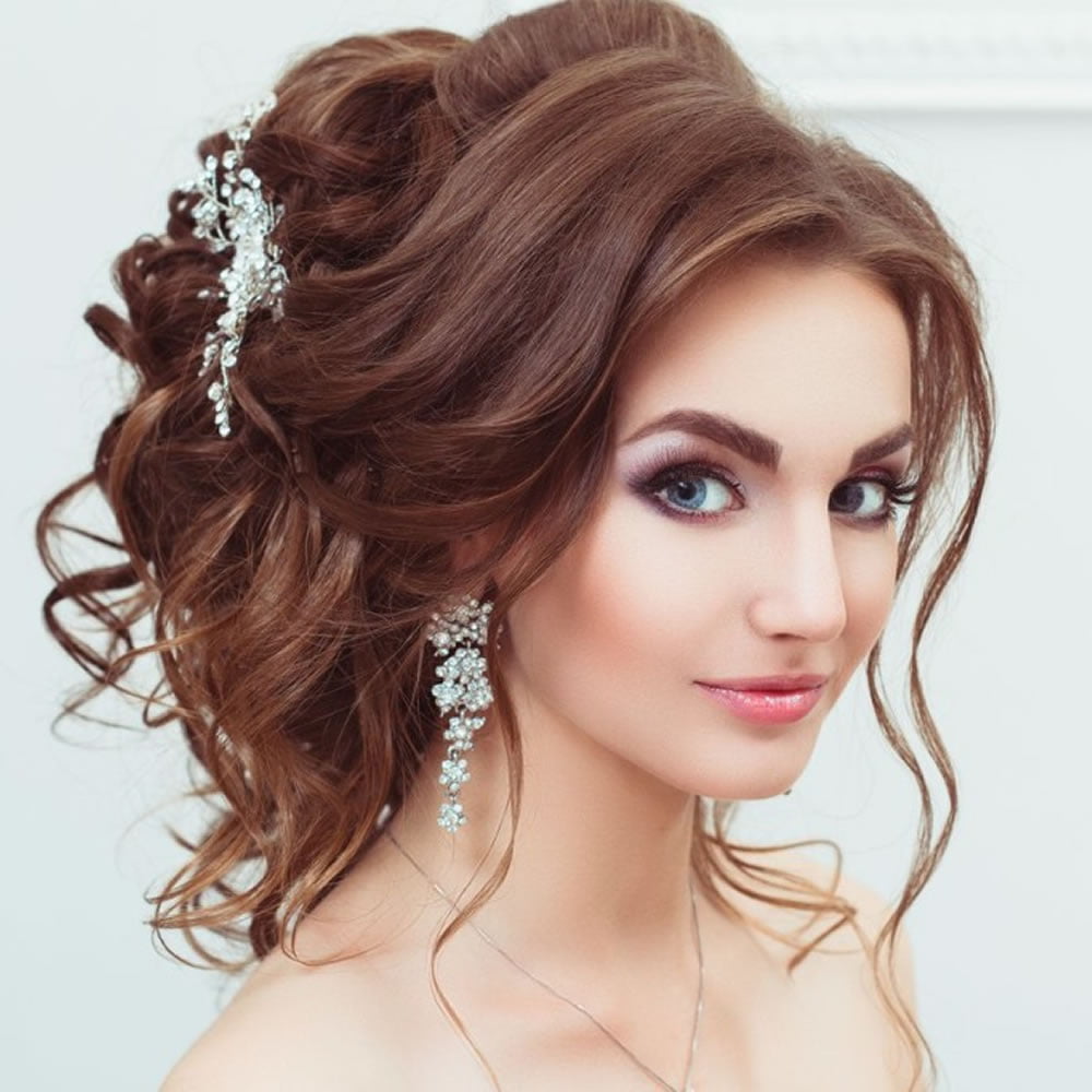 Christmas Party Hairstyles for 2018 & Long, Medium or