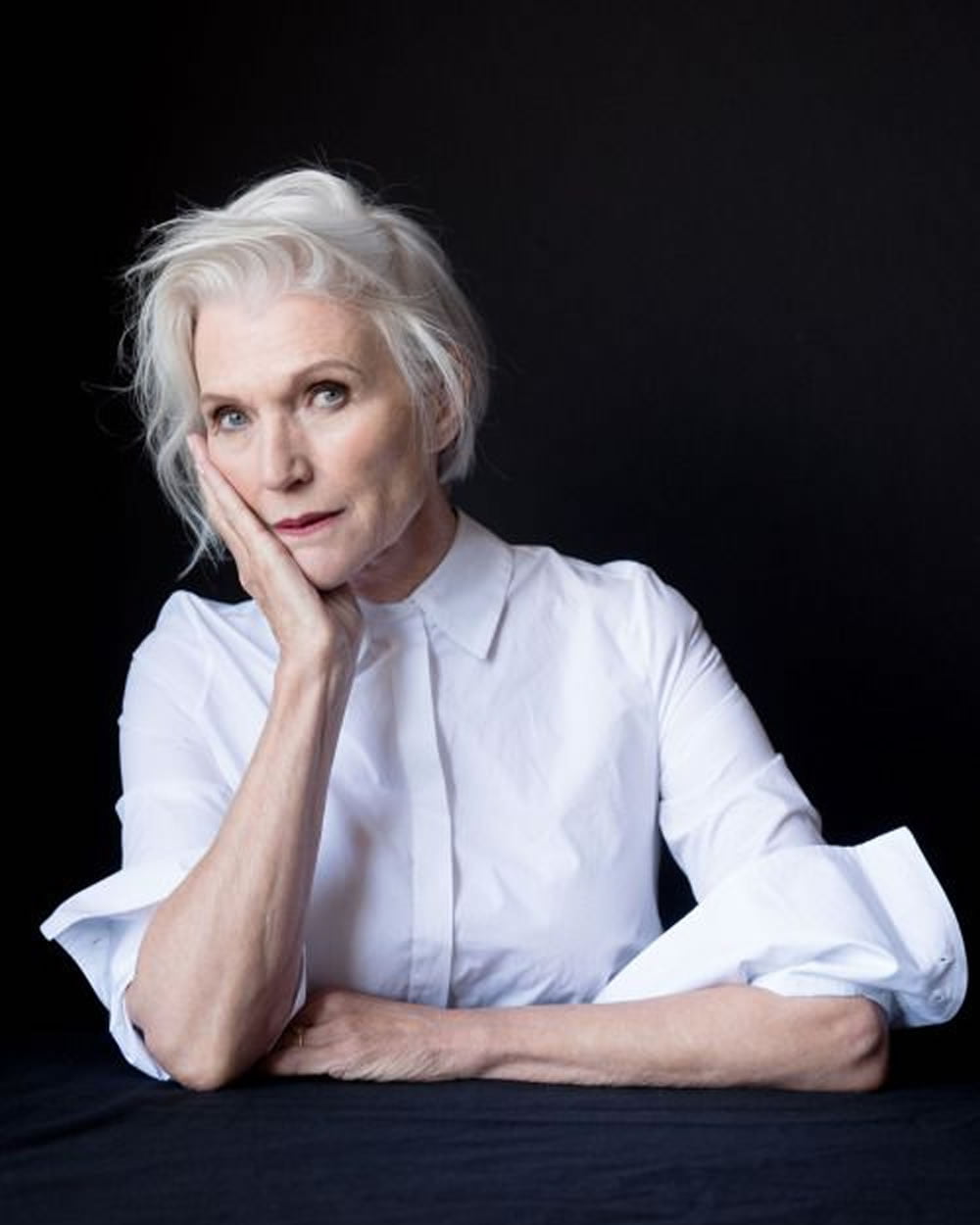 Hairstyles and Hair Colors for Older Women Over 50 to 60