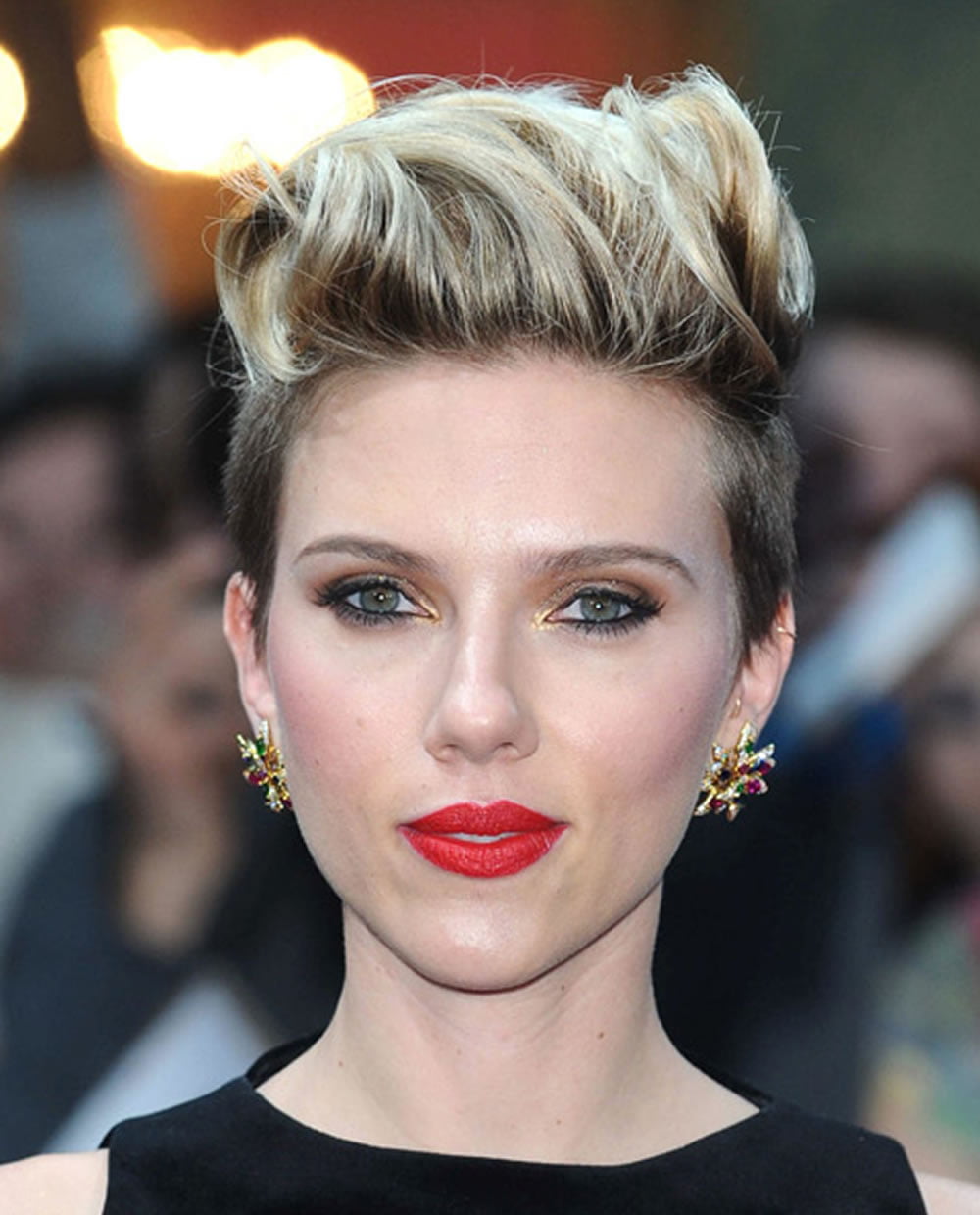Scarlett Johansson’s Hairstyles 2018 & Bob + Pixie Hair for Short Hair