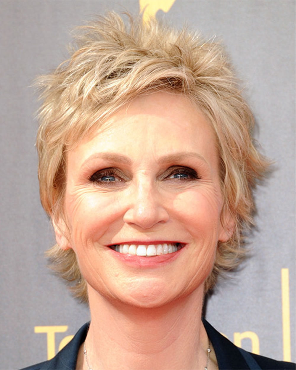 Short Hairstyles For Women Over 60 Years Old