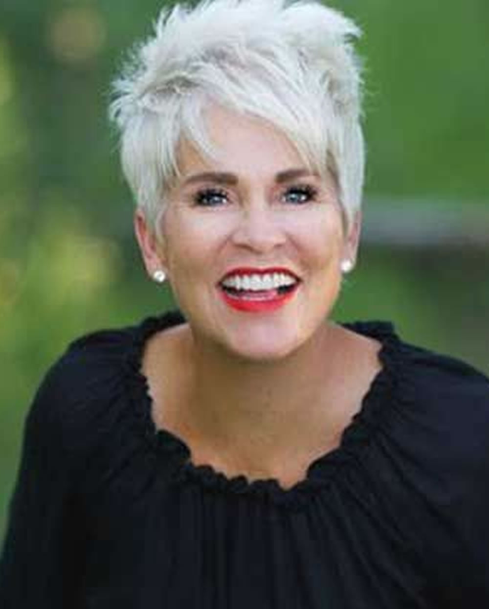 Short Gray Hairstyle Images and Hair Color Ideas for Older Women Over 50 - HAIRSTYLES