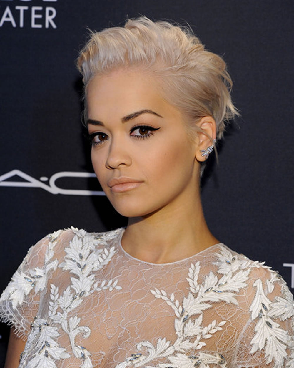 Rita Ora’s Short Hairstyles Pixie + Bob for 2018  Celebrity Haircuts – Page 4 – HAIRSTYLES