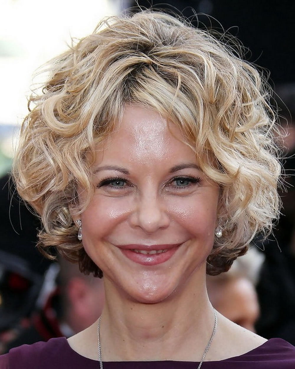 35 Cool Short Hairstyles For Women Over 60 In 2021 2022