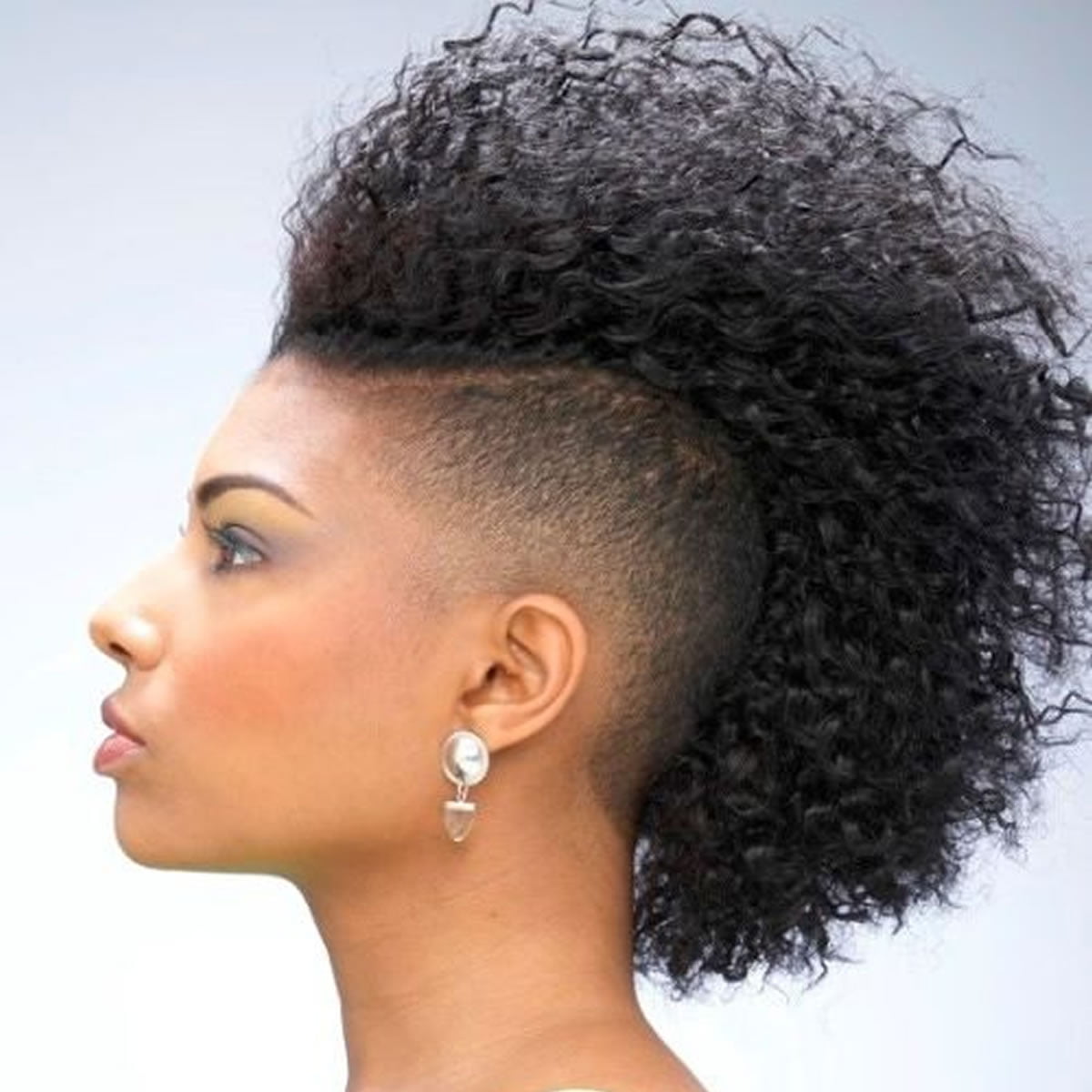 21 Mohawk hairstyles for african ladies for Round Face
