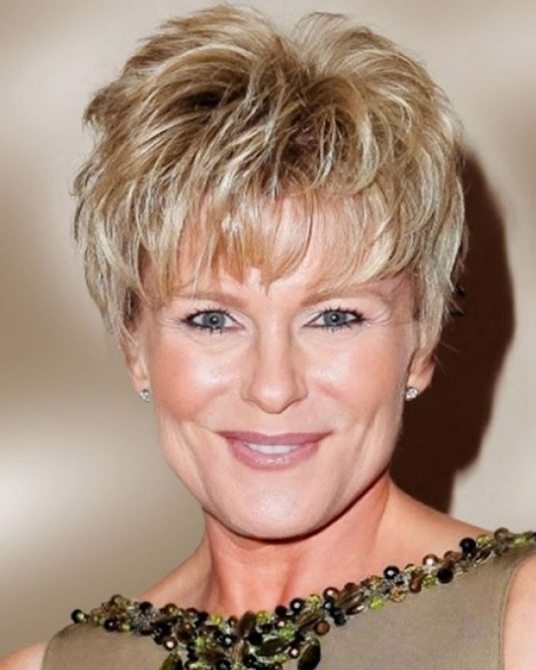 35 Cool Short Hairstyles For Women Over 60 In 2021 2022 Page 4 Of 11