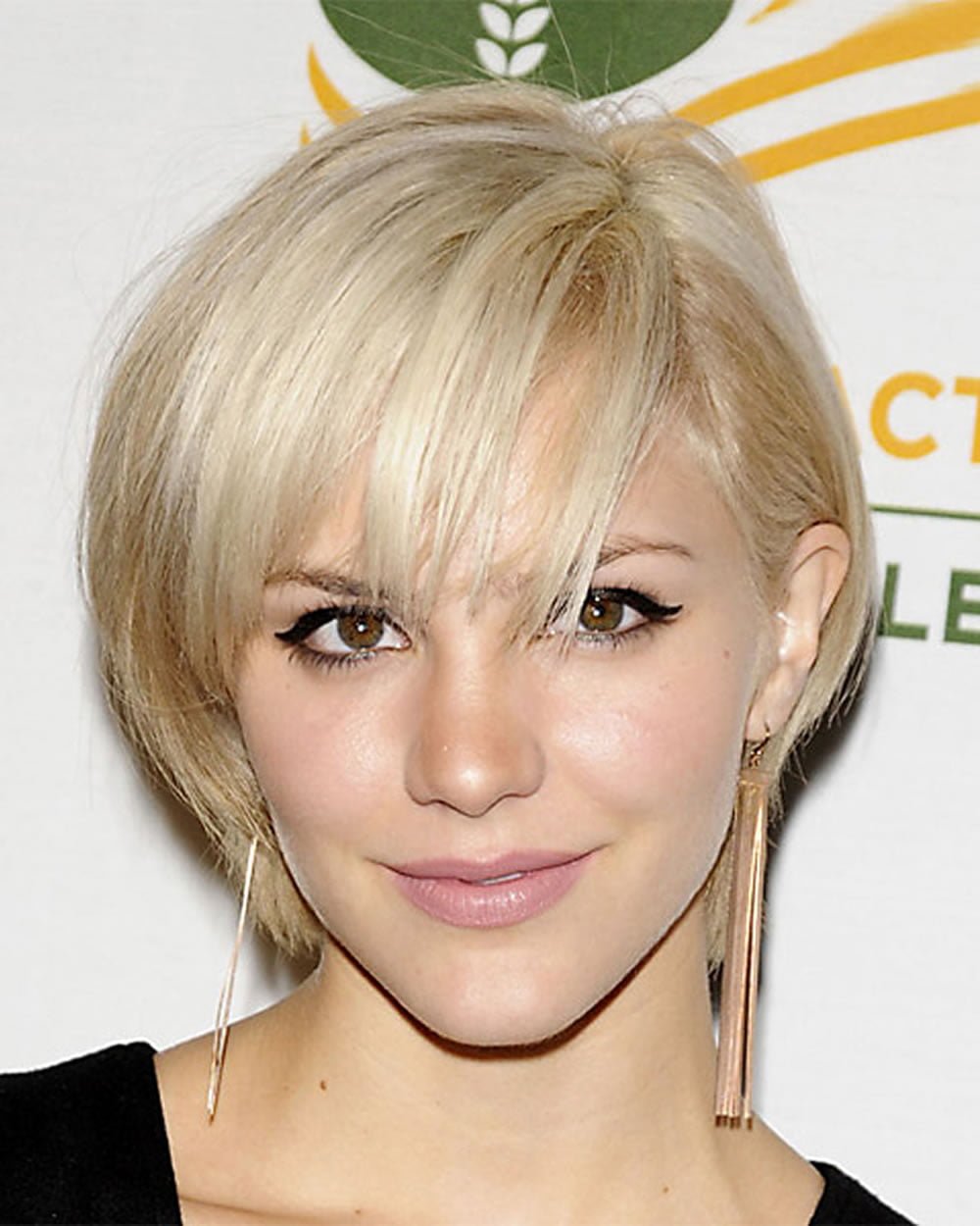 20 Lovely Short Haircuts With Bangs For Fine Hair In 2020 2021 Hairstyles 