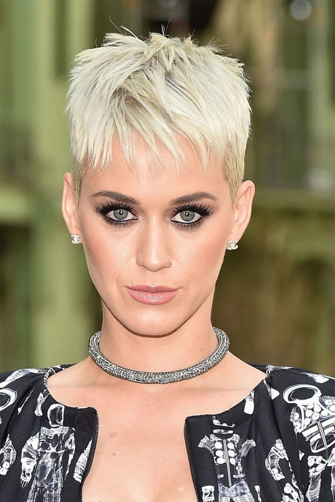18 Hairstyles 2022 female short length for 2022