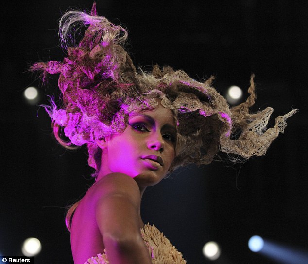 Extreme Hairstyles and Haircuts for Women 2021-2022