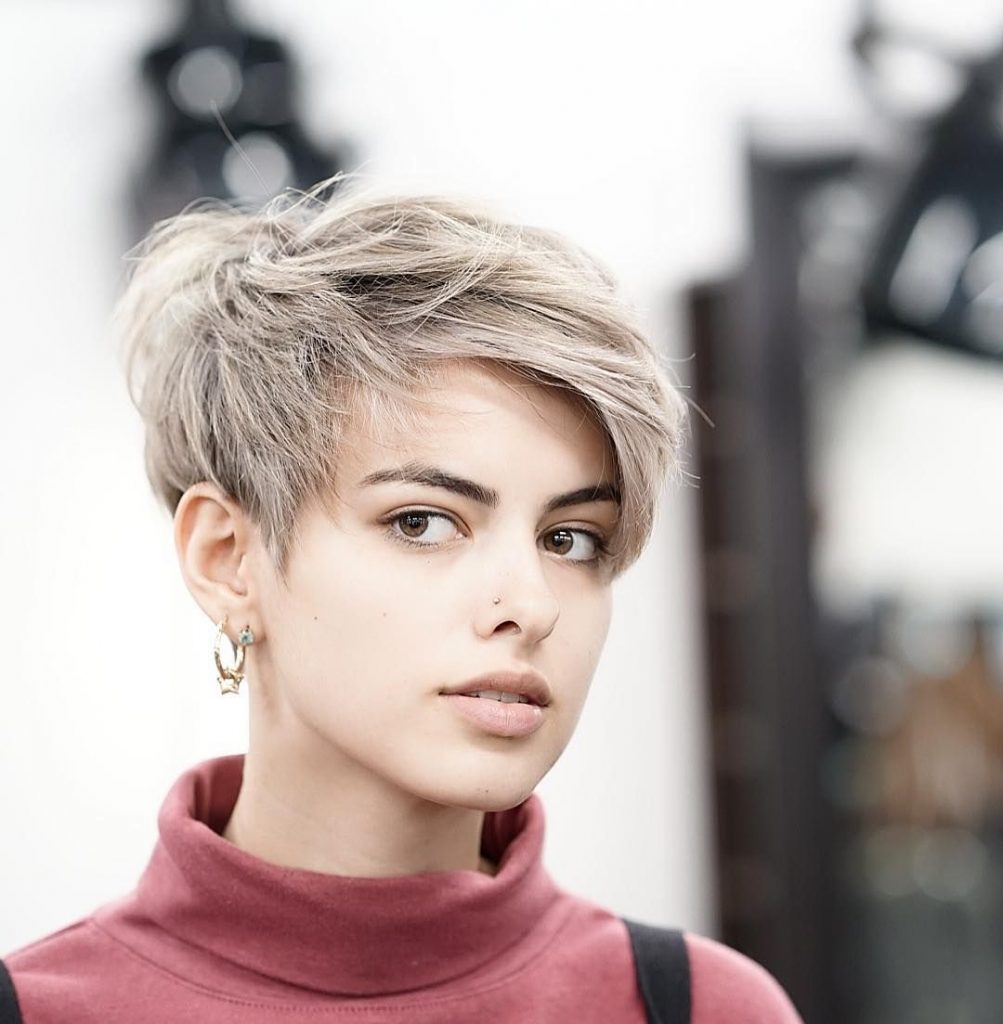 Stylish short hair for women in 2021-2022