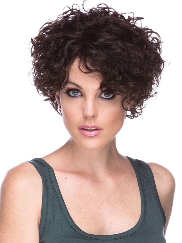 Short Wavy Hairstyles for Women in 2022-2023