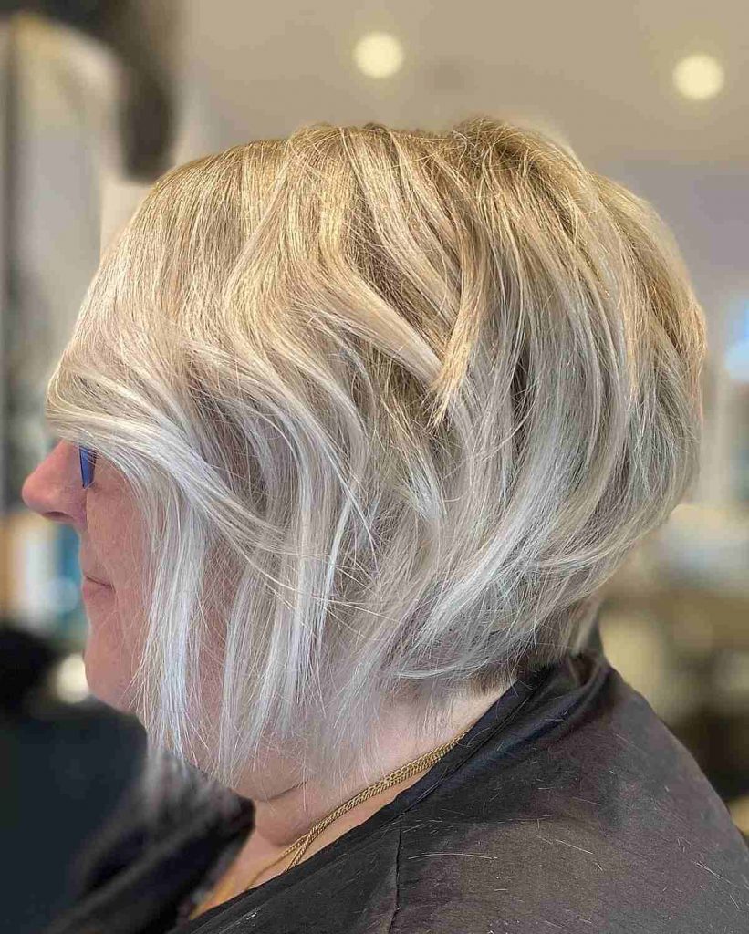 graduated-choppy-bob-on-silver-hair-for-60-year-old-ladies