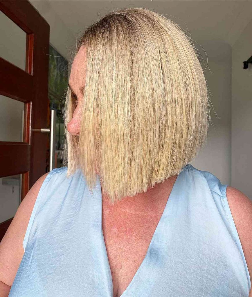 trendy-blunt-cut-blonde-bob-style-for-ladies-in-their-60s